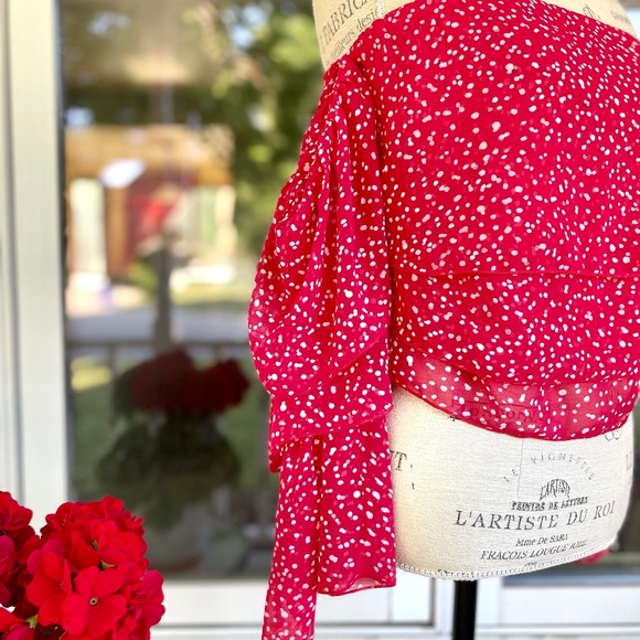 New Women’s Bebe Off-the-Shoulder Top - Picture 4 of 5